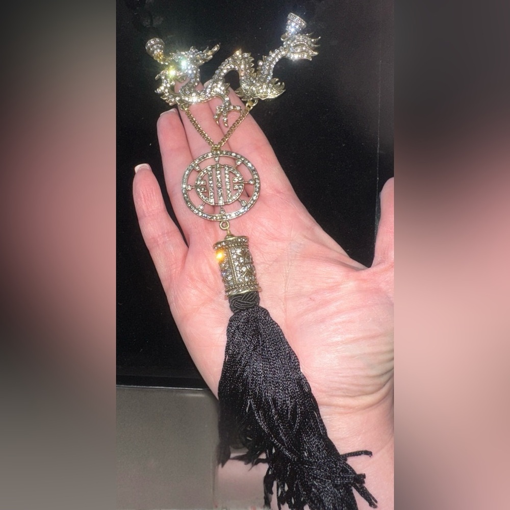 HEIDI DAUS Shimmering Dragon Tassel Necklace Crystals Gold and Black Pendant NIB - Picture 2 of 9